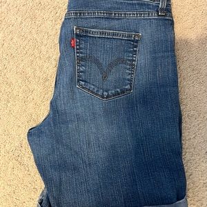 Women’s Levi denim shorts